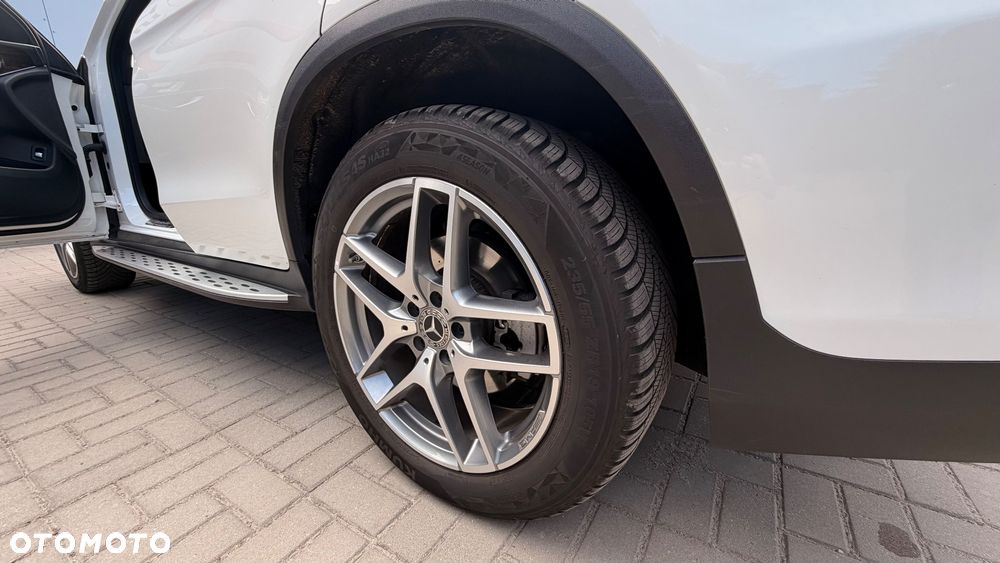 Mercedes-Benz GLC 300 4Matic 9G-TRONIC AMG Line - 9