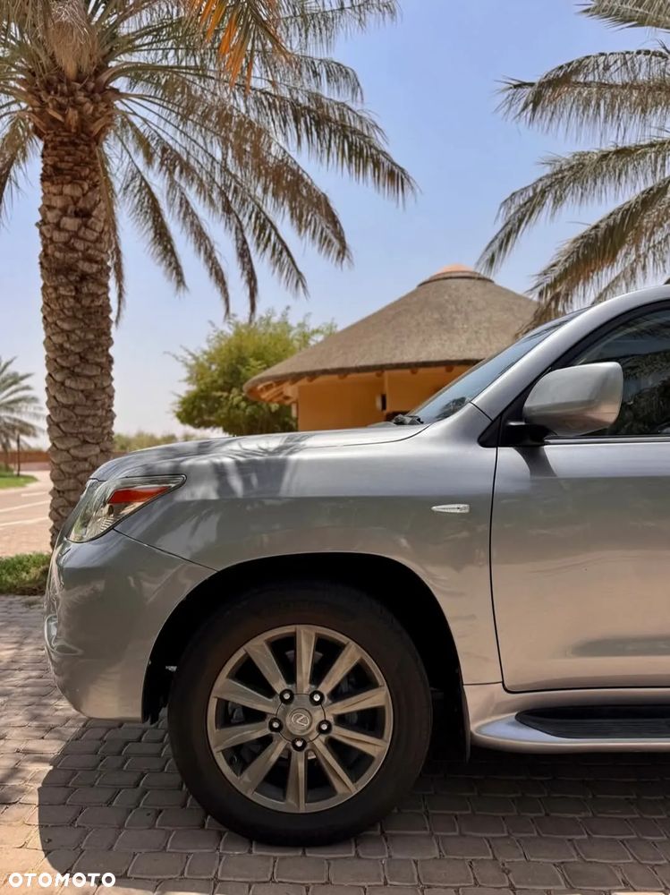 Lexus LX - 5