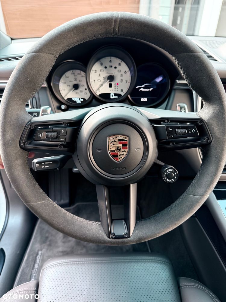 Porsche Macan T - 7