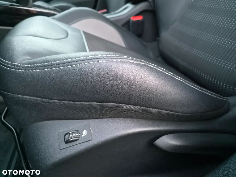 Peugeot 2008 BlueHDi 100 STOP & START Allure - 15