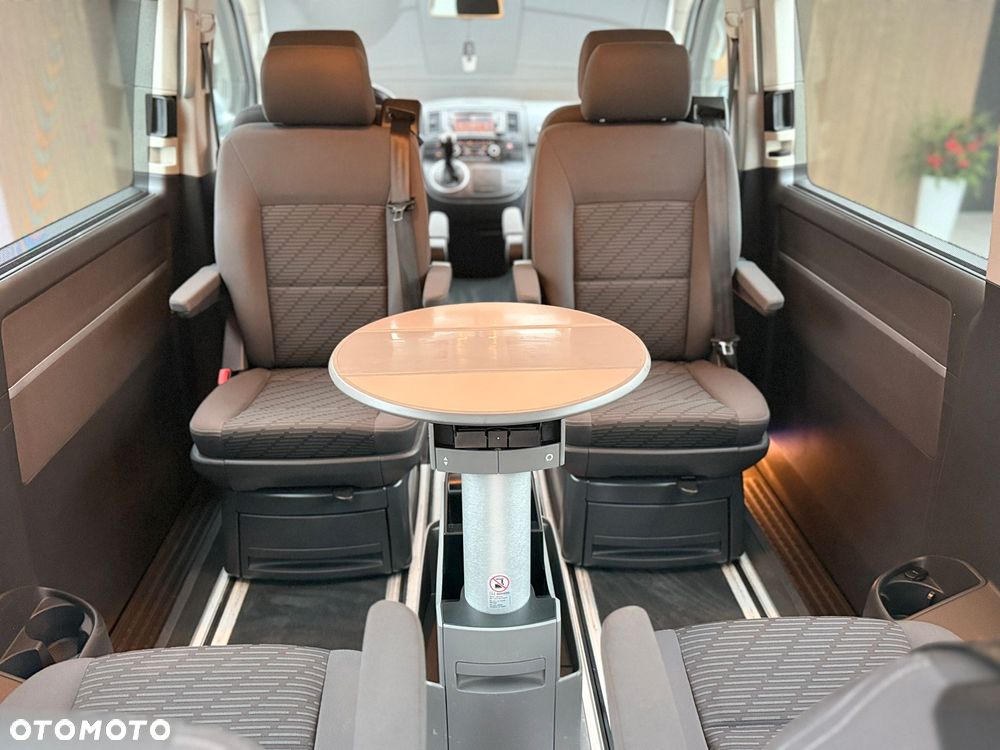 Volkswagen Multivan - 12