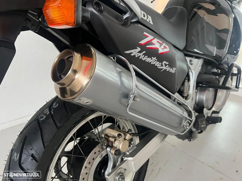 Honda Africa Twin 750 - 14