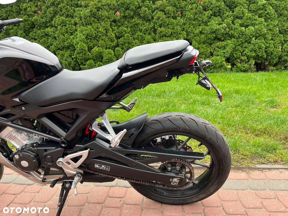 Honda CB - 23