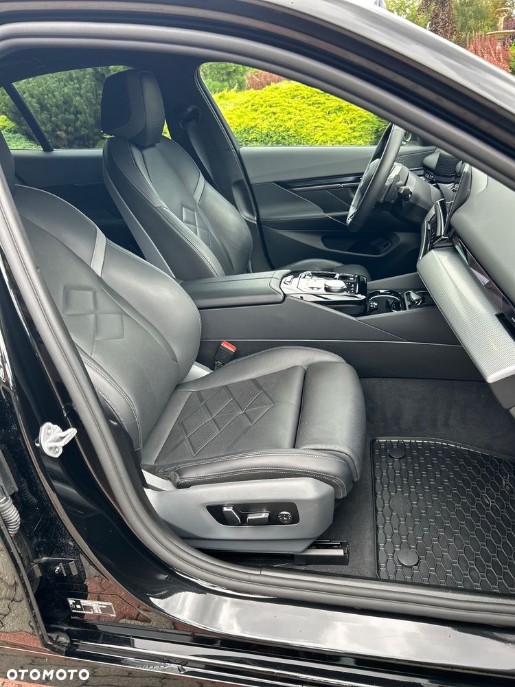 BMW Seria 5 520i M Sport Edition - 15