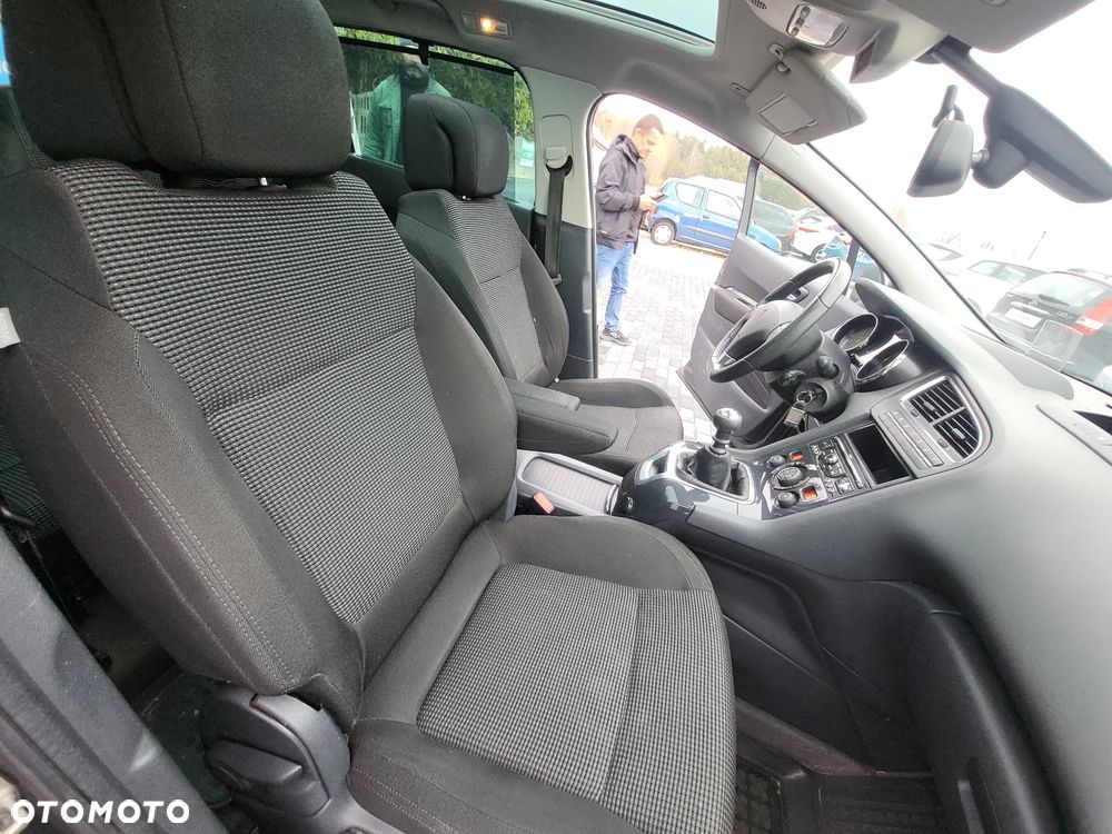 Peugeot 5008 1.6 THP Premium + - 33