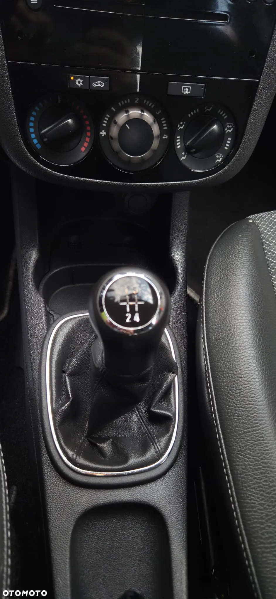 Opel Corsa 1.4 16V Cosmo - 31