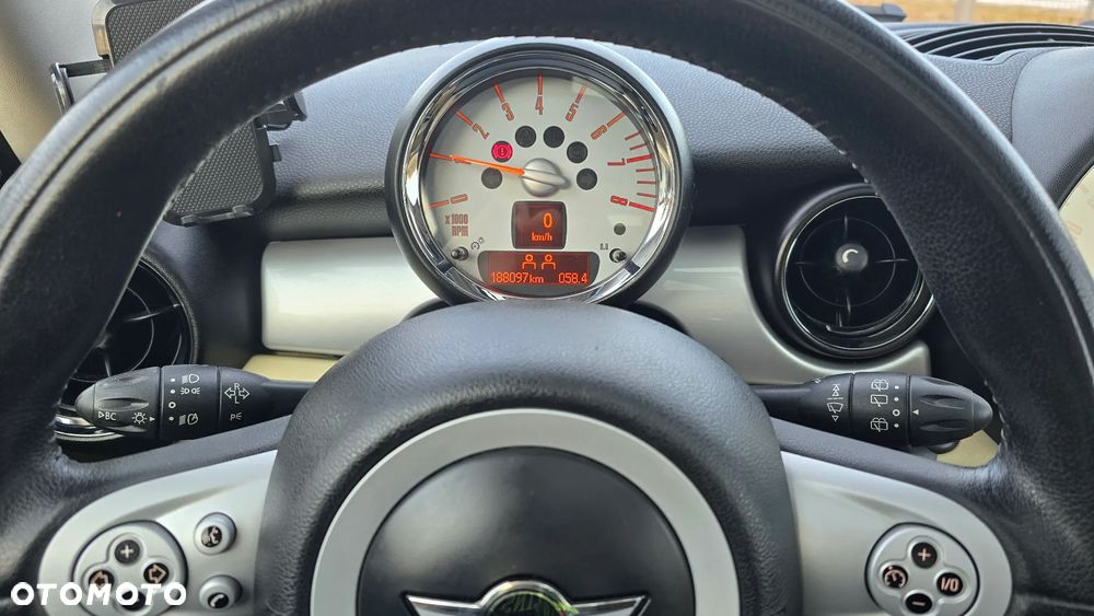 MINI Cooper Standard - 13