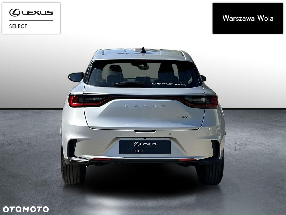 Lexus LBX 1.5 Hybrid - 4