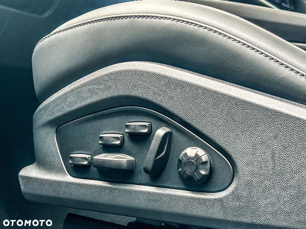 Porsche Macan Turbo 100kWh - 21