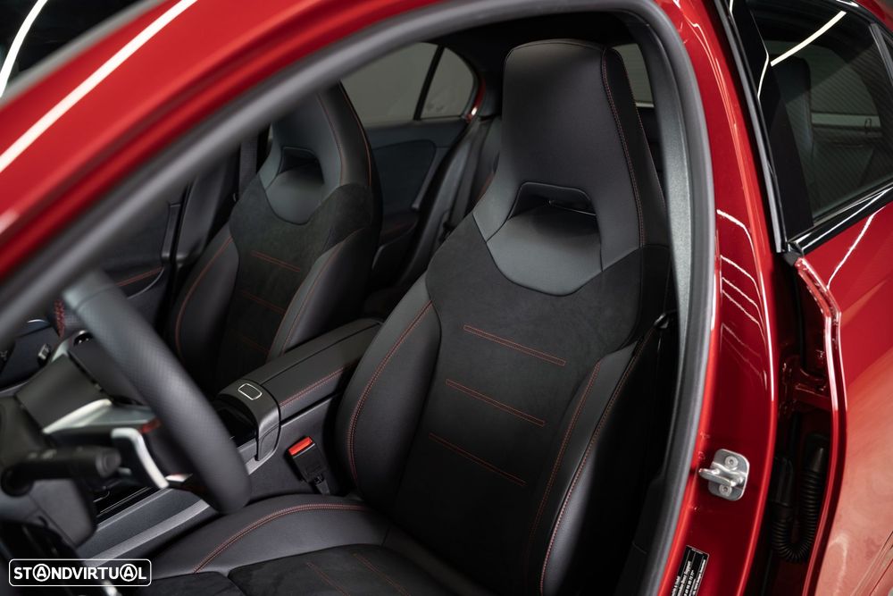 Mercedes-Benz A 250 e AMG Line - 17