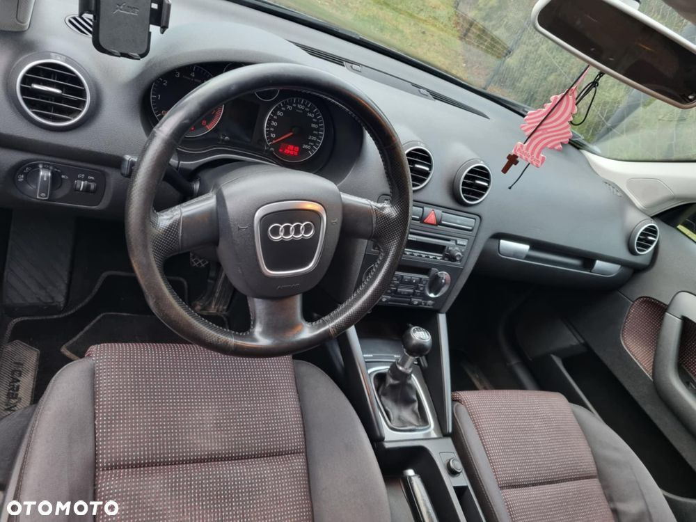 Audi A3 Sportback 1.6 FSI Ambition - 6