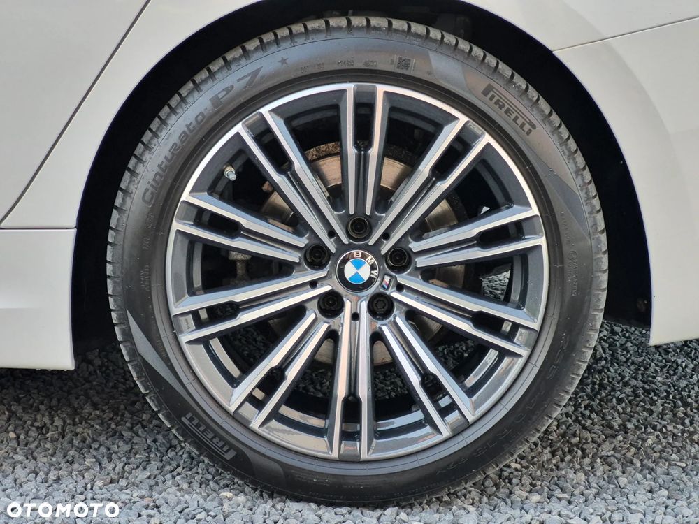 BMW Seria 3 318d MHEV - 38