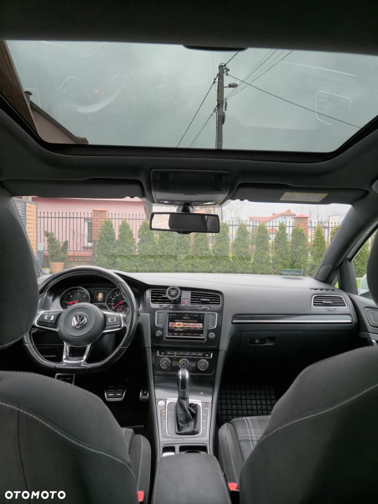 Volkswagen Golf - 11