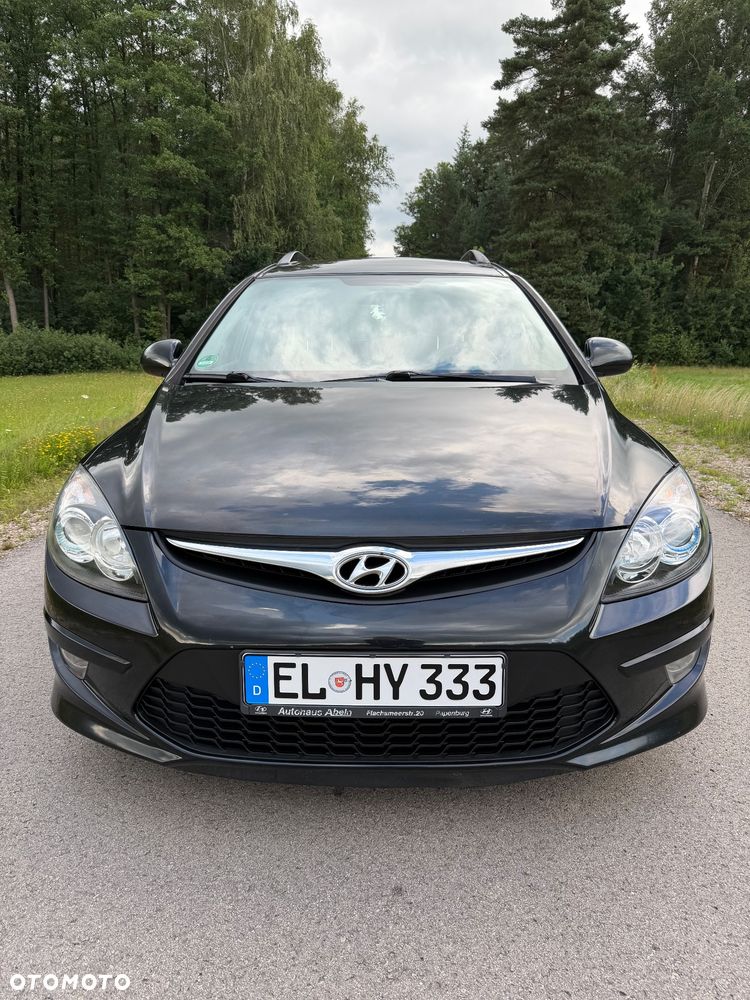 Hyundai i30 i30cw 1.6 CRDi FIFA WM Edition - 2
