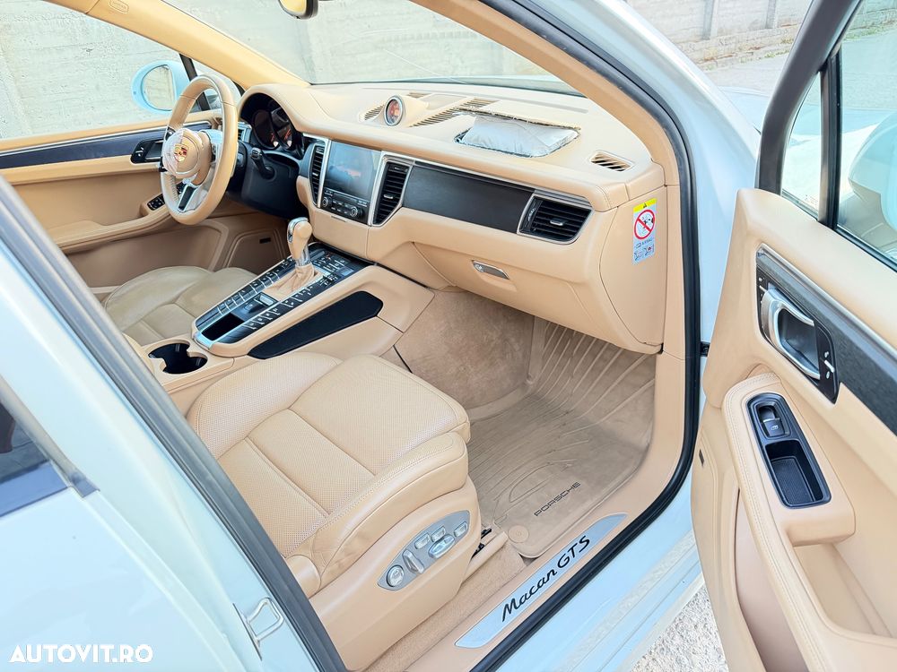 Porsche Macan - 8