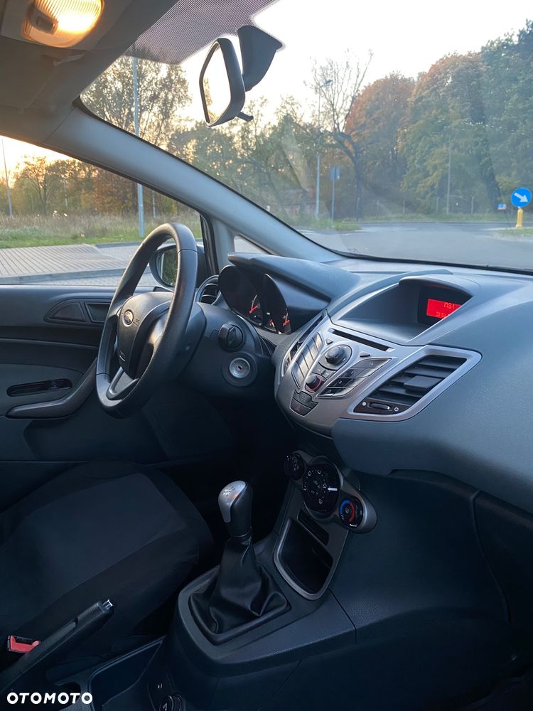 Ford Fiesta - 15
