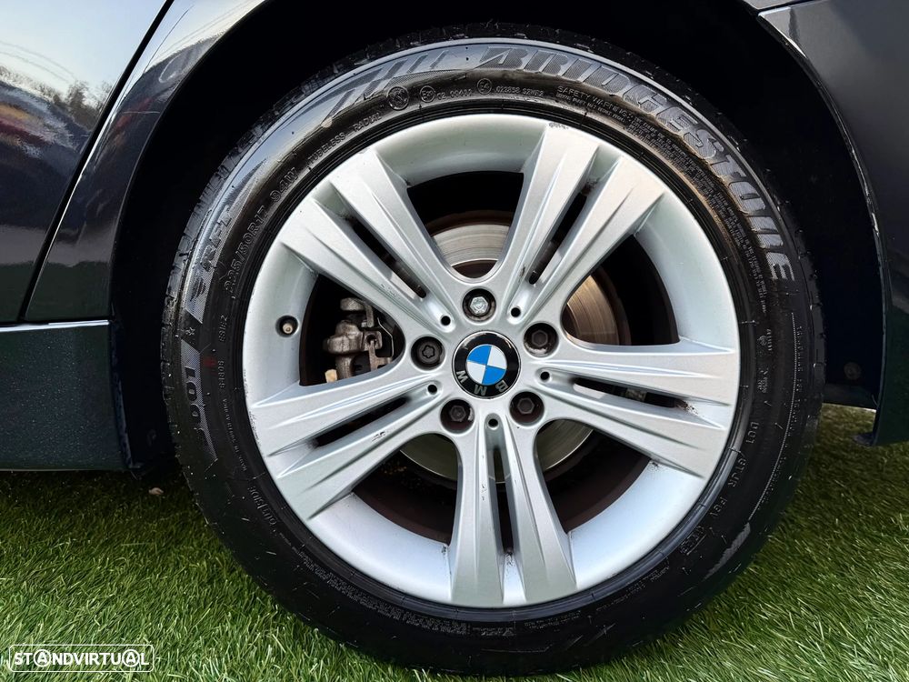 BMW 320 d Auto Line Sport - 8