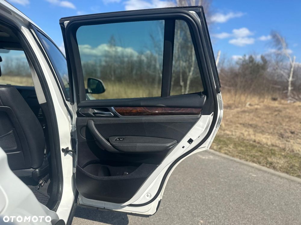 BMW X3 28i xDrive - 27