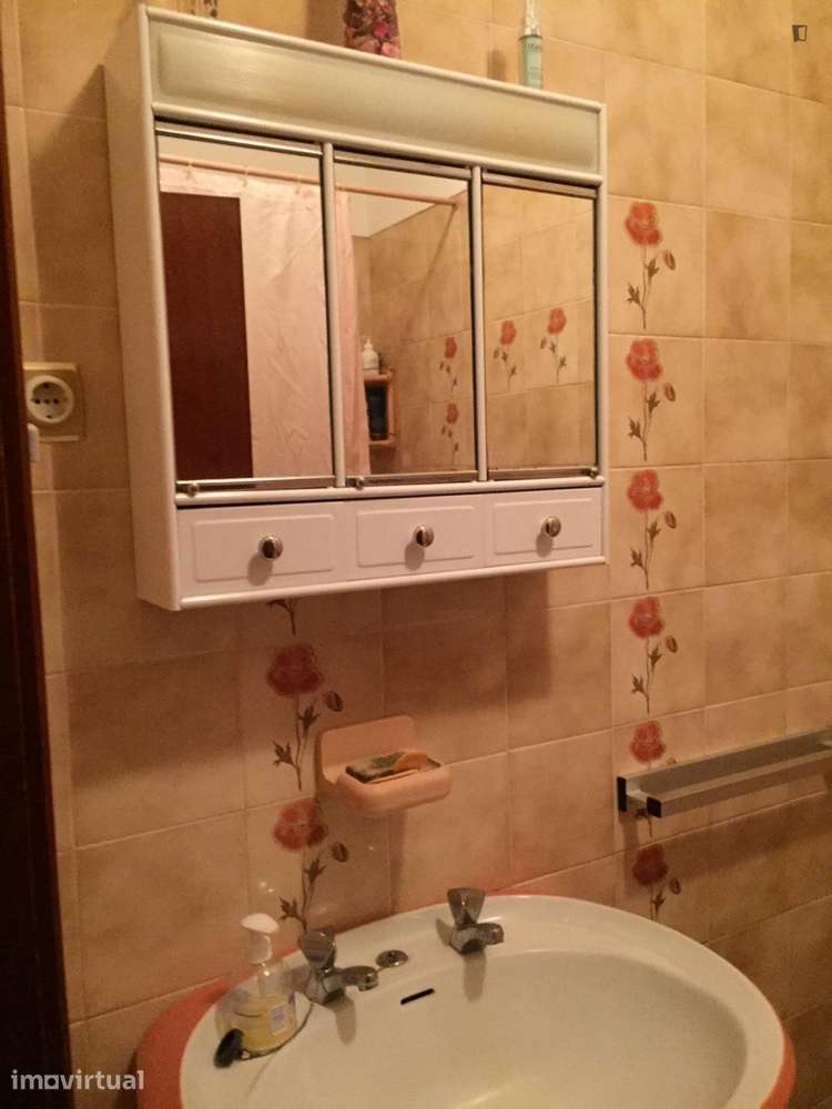 Quarto - localizado em Setubal - Grande imagem: 3/7
