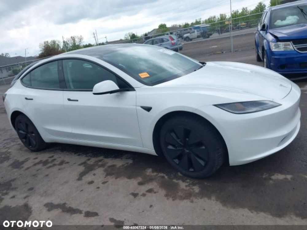 Tesla Model 3 - 5