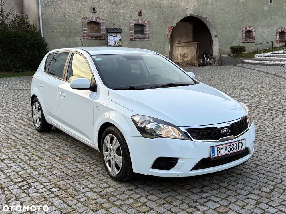 Kia Ceed 1.6 CRDi 90 Spirit - 3