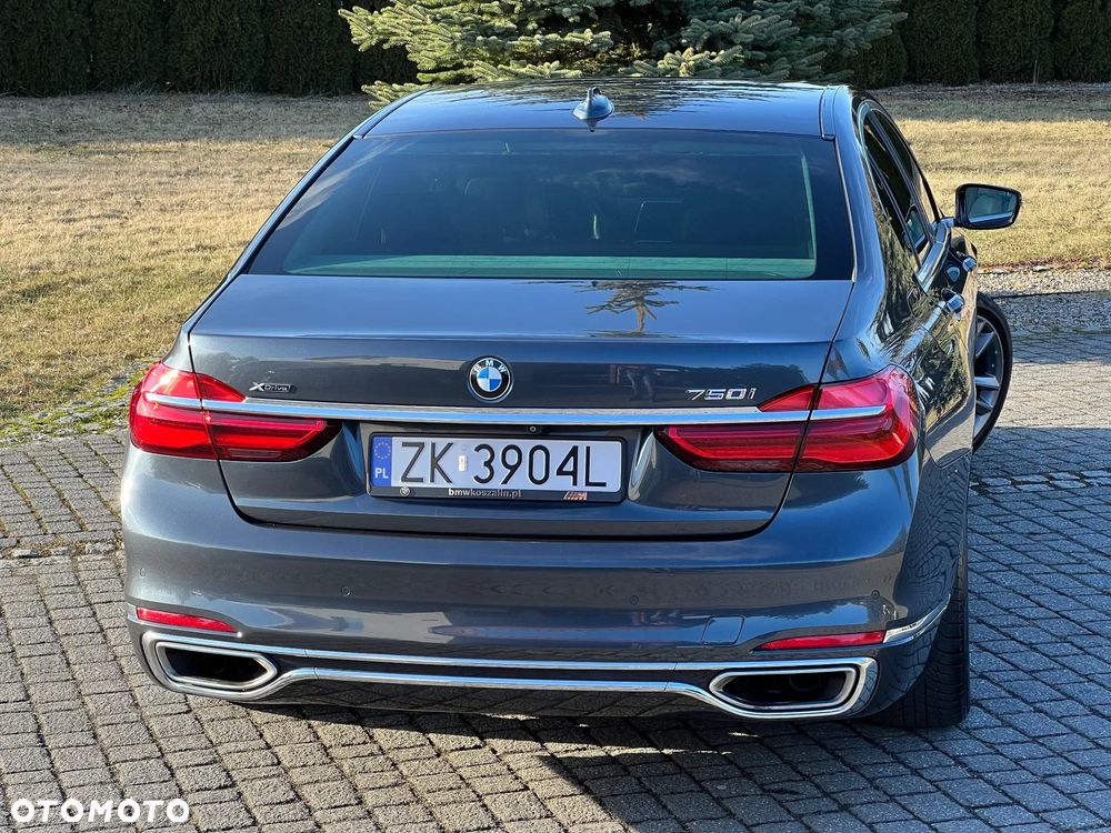 BMW Seria 7 750i xDrive - 8