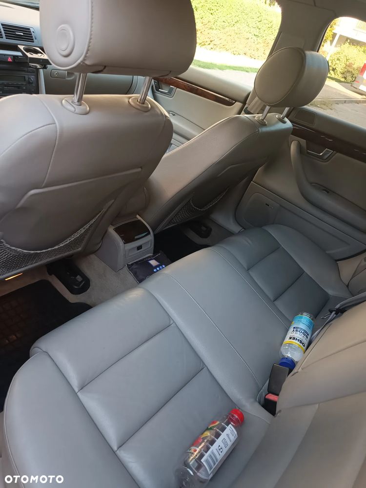 Audi A4 Limousine 3 - 11