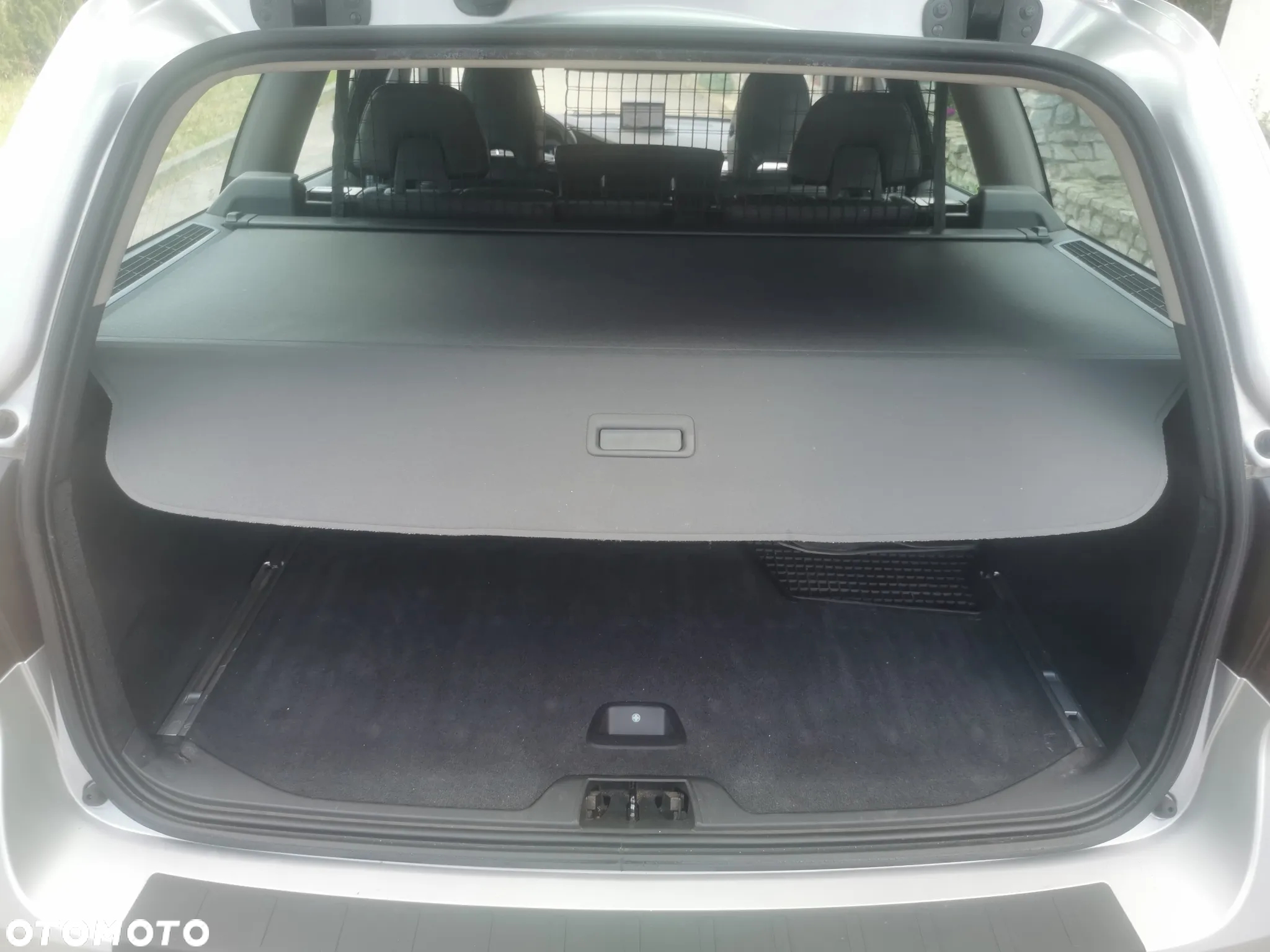 Volvo V70 D3 R-Design - 11