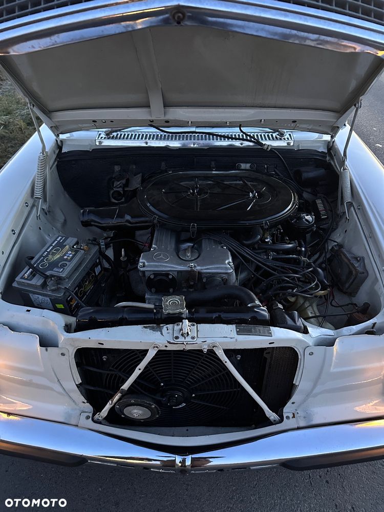 Mercedes-Benz 280 - 9