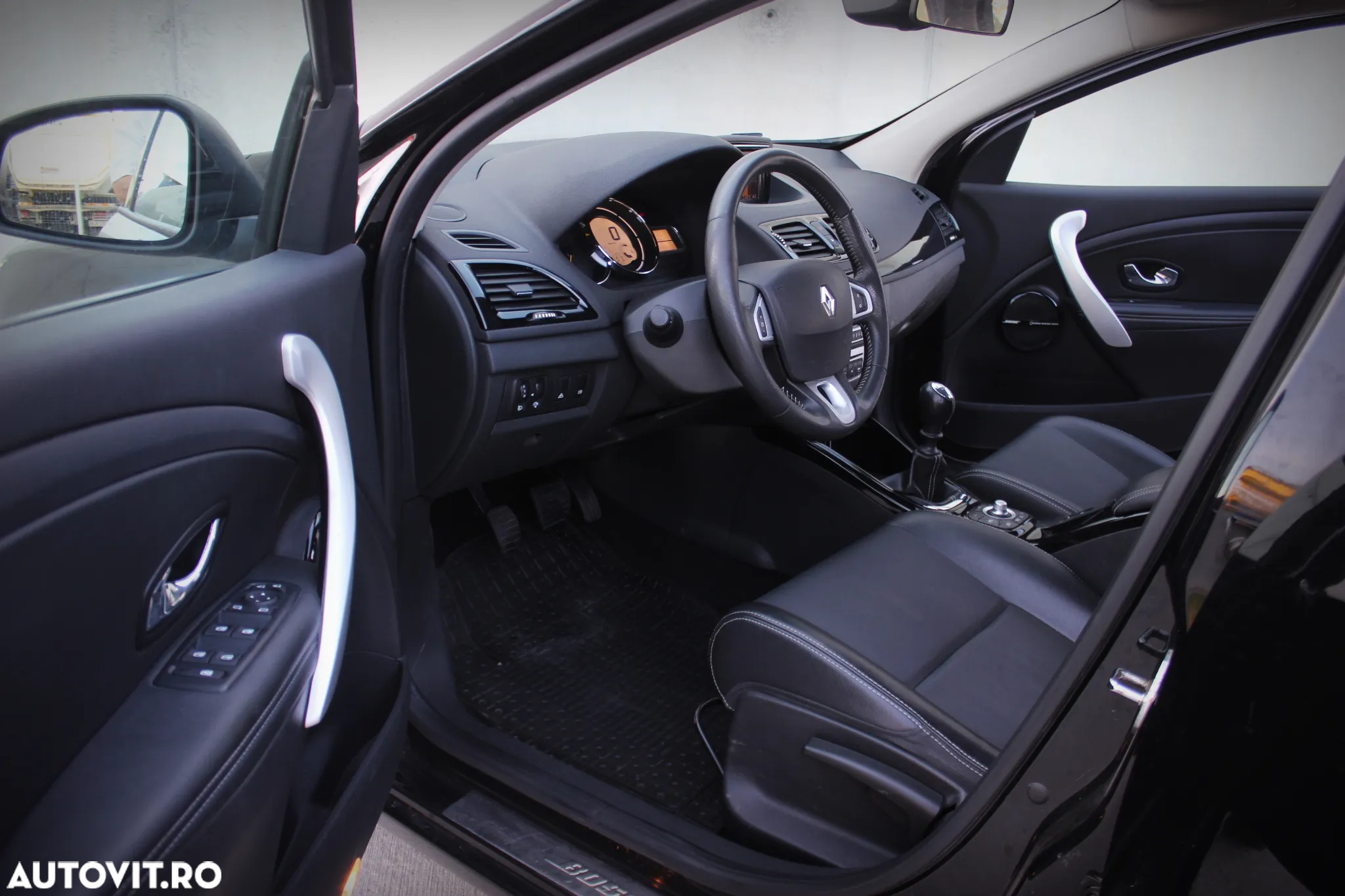 Renault Megane ENERGY dCi 110 Start & Stop Bose Edition - 13