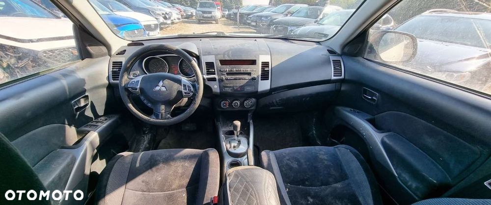 Mitsubishi Outlander - 7