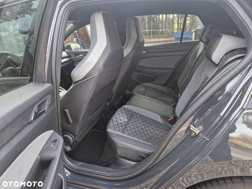 Volkswagen Golf - 11