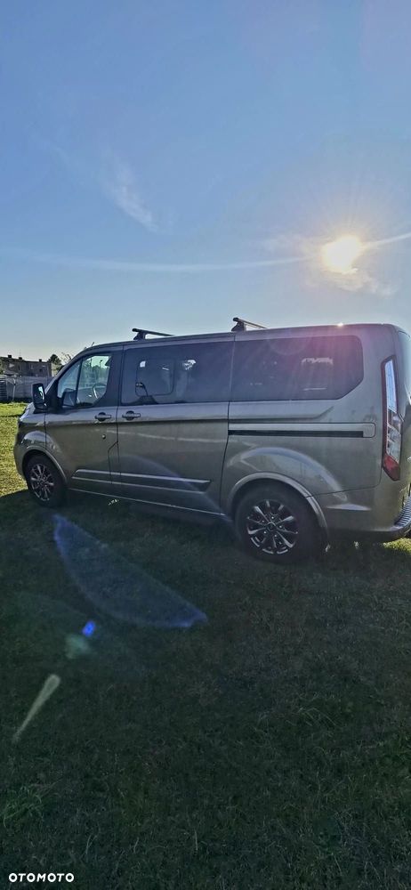 Ford Tourneo Custom - 14