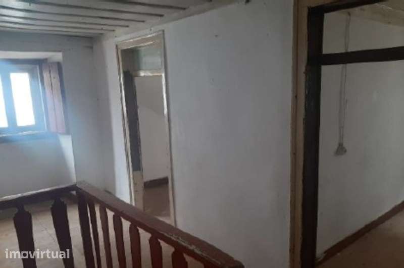 Moradia T4 para Renovar c/ Pátio e Churrasqueira | Centro do Cadaval - Grande imagem: 4/30