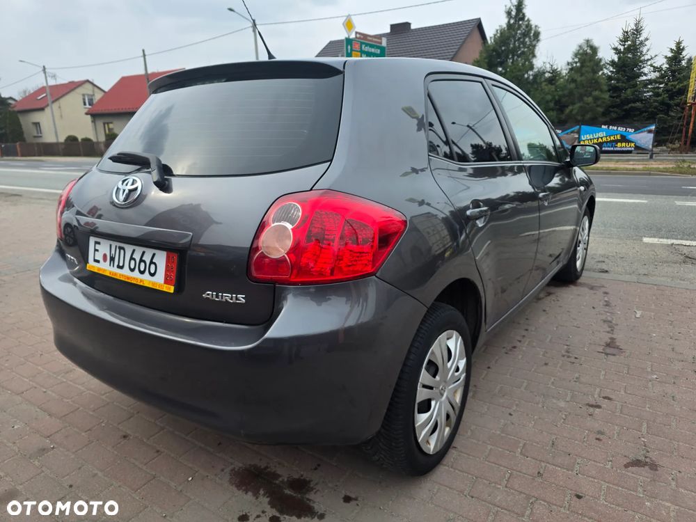 Toyota Auris 1.6 VVT-i Executive - 6