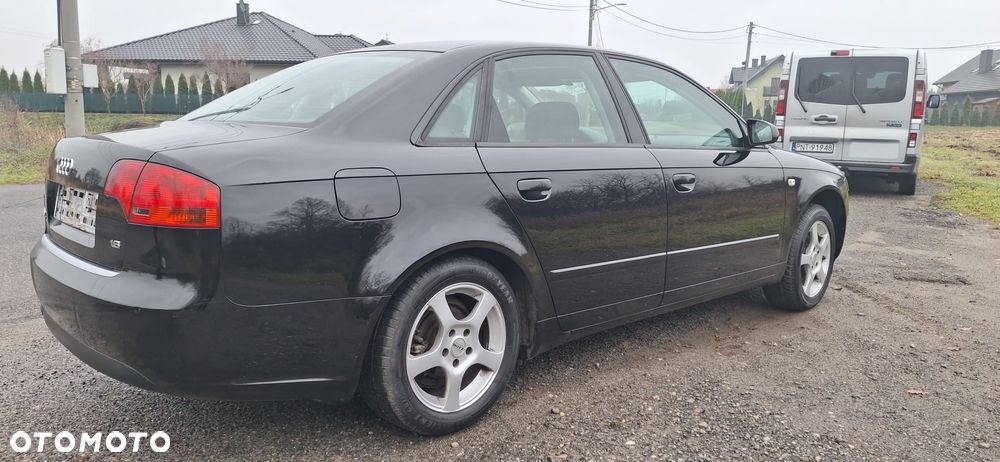 Audi A4 Limousine - 3