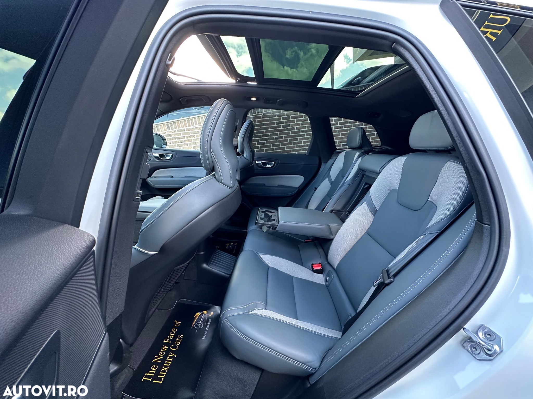 Volvo XC 60 T6 AWD Recharge Geartronic RDesign - 14