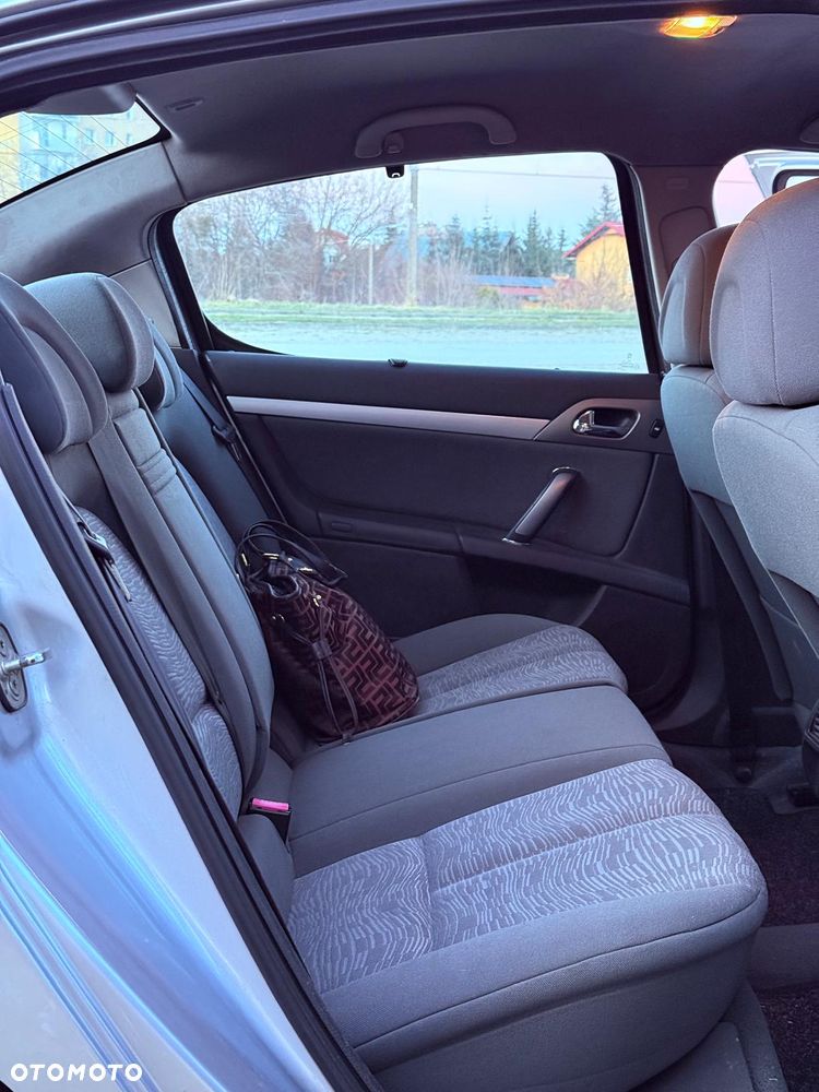 Peugeot 407 115 - 14