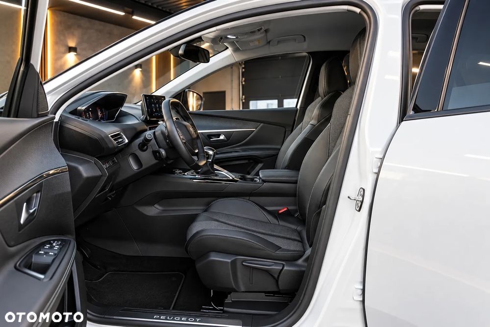Peugeot 3008 PureTech 130 Stop & Start GPF Allure Business-Paket - 11