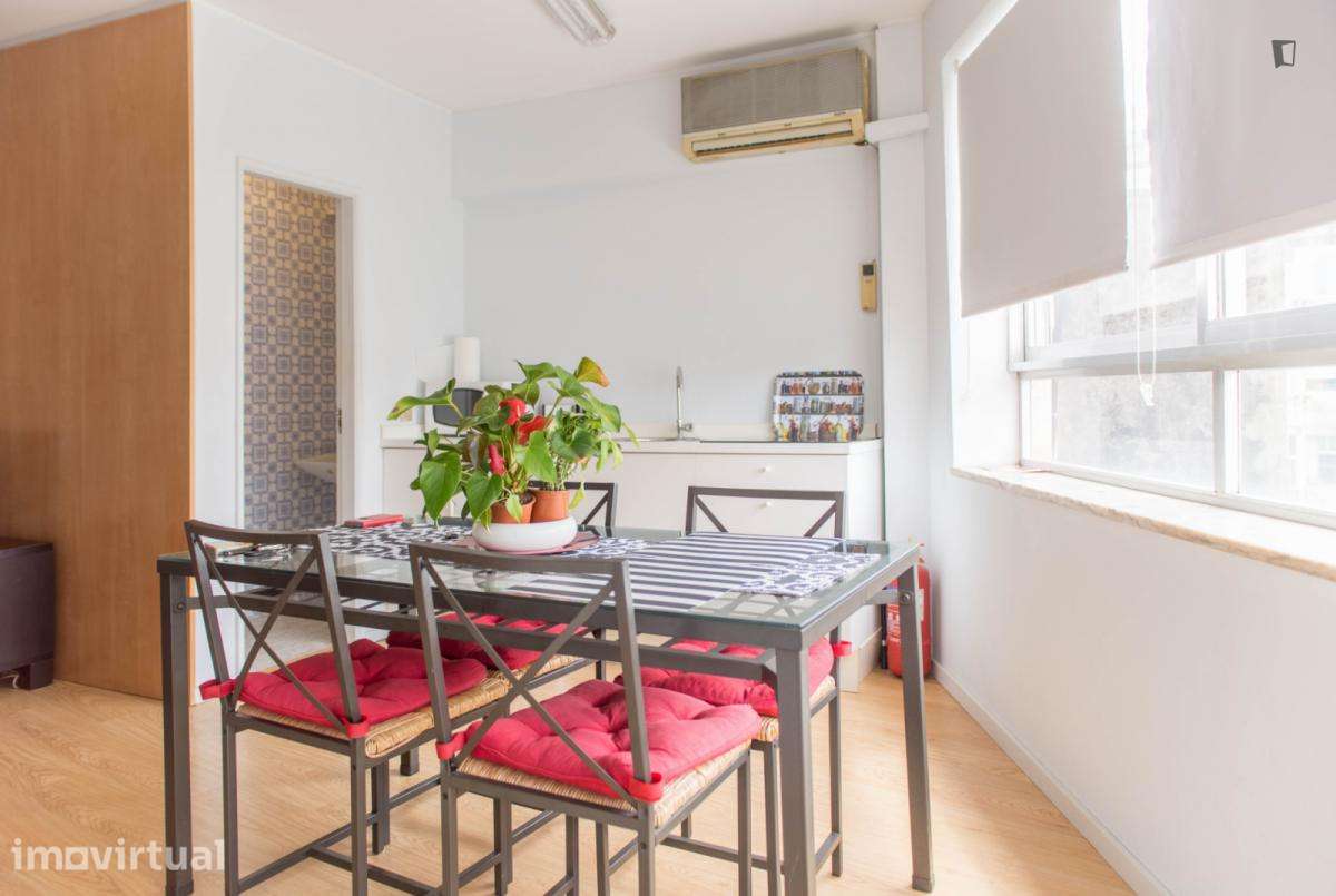 Apartamento com 1 quartos - localizado em Cedofeita Porto - Grande imagem: 5/14