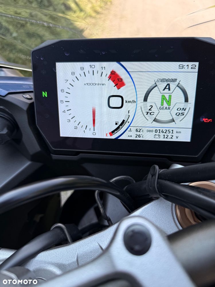 Suzuki GSX 1000 - 14
