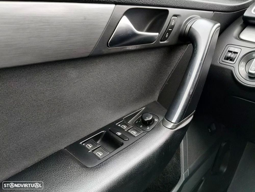 VW Passat 1.6 TDI BlueMotion - 19