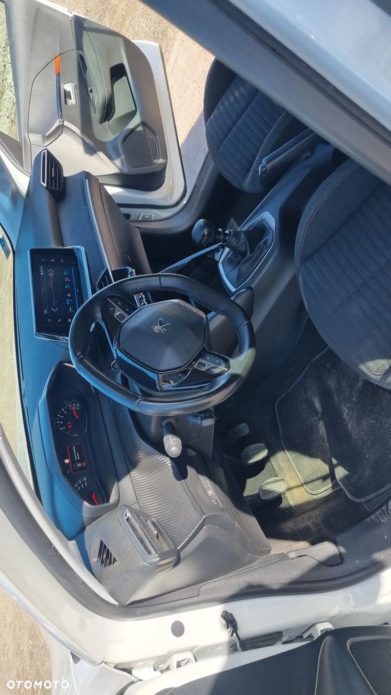 Peugeot 208 - 31
