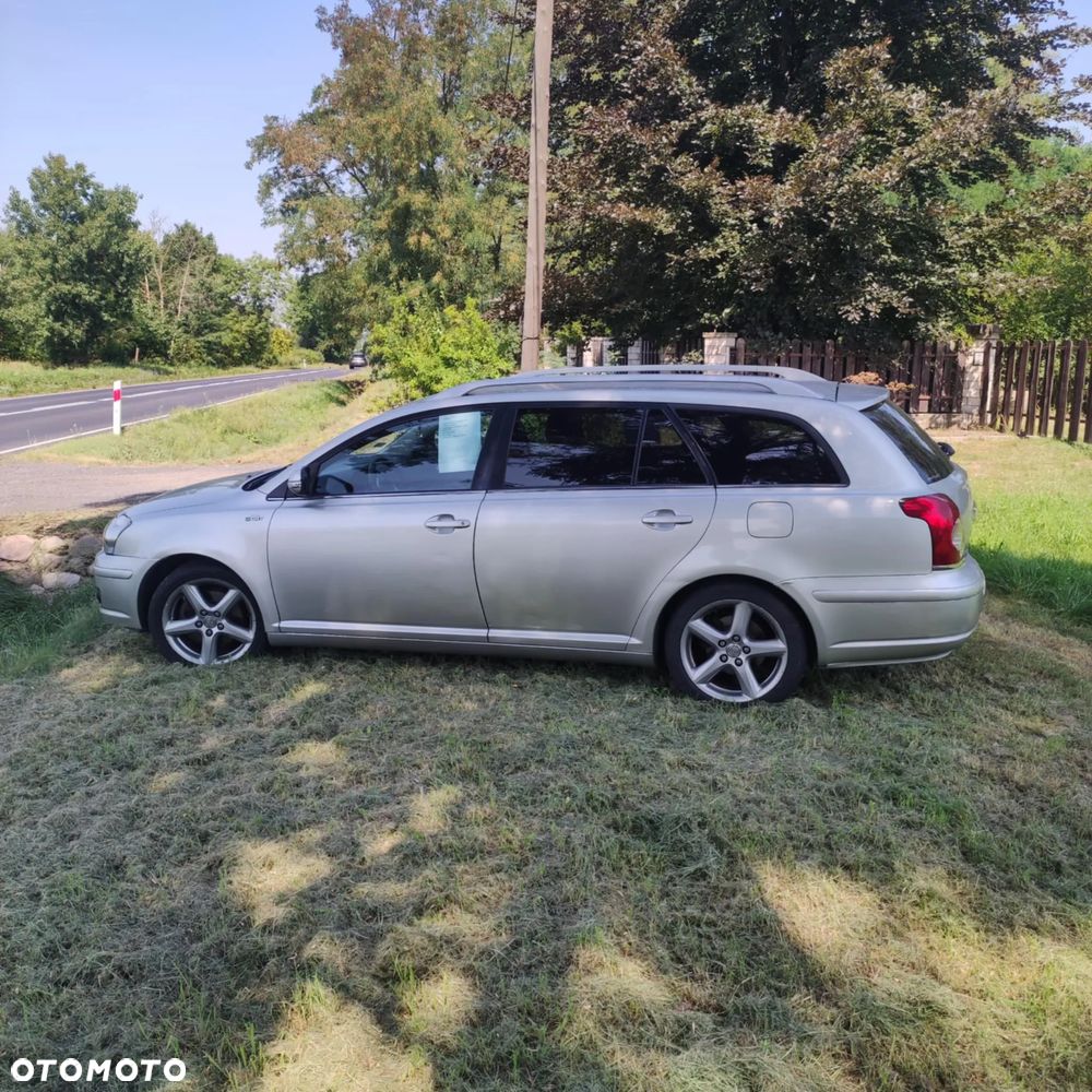 Toyota Avensis 2.2 D-4D Prestige - 3