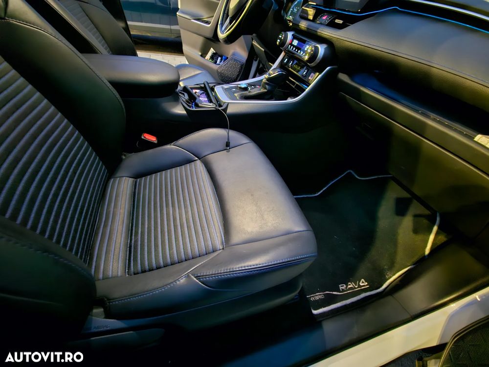 Toyota RAV4 2.5 VVT-iE 4x4 Luxury Plus - 10