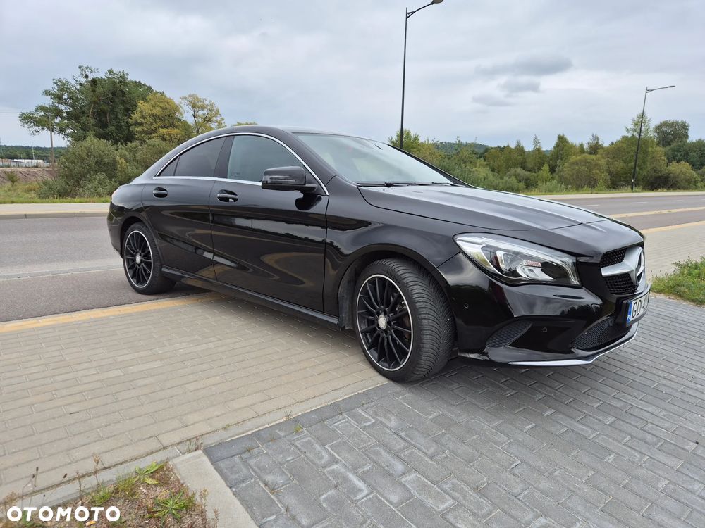 Mercedes-Benz CLA 180 7G-DCT Urban - 2