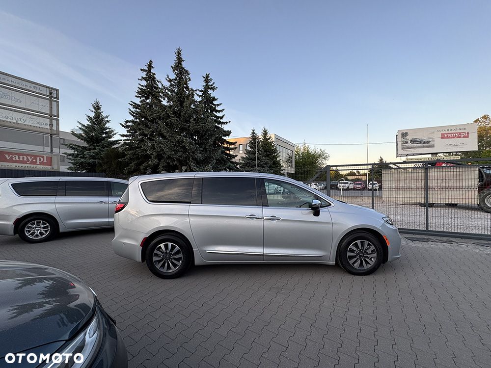 Chrysler Pacifica - 3
