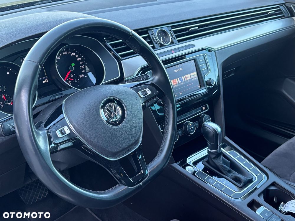 Volkswagen Passat 2.0 TDI BMT Highline - 25