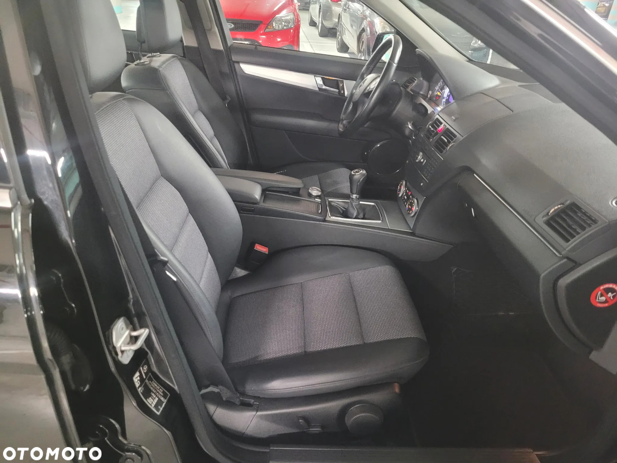Mercedes-Benz Klasa C 180 Kompressor BlueEFFICIENCY Avantgarde - 10