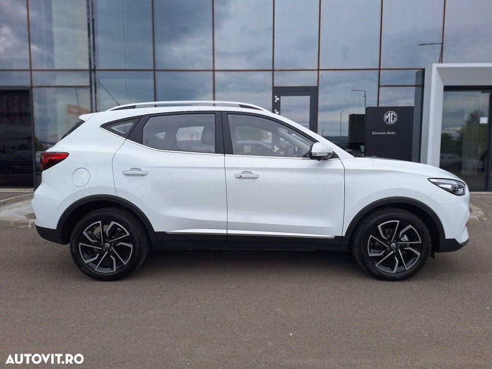 MG ZS - 8